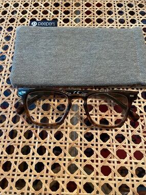 Peepers Tortoiseshell  Glasses with Gray Pouch 1.75